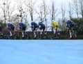 ... oder auch Soudal - Quick-Step, das mit dem Gelben Trikot von TIm Merlier als letztes Team an den Start ging.