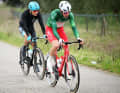 Cela n'a pas empêché Lorenzo Conforti (à l'arrière) et Davide Bais (à l'avant) de s'échapper du peloton.