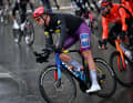 Meanwhile, Jonathan Milan won the intermediate sprint, but then had bad luck on the slippery roads: he crashed in a right-hand bend, but was able to finish the race