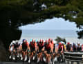 Before the decisive race phase began, Team INEOS Grenadiers took over the pace work. Geraint Thomas (front) in particular pulled on the reins