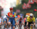 Mads Pedersen remporte la 1ère étape du Giro d'Italia 2025.
