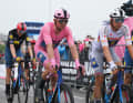 Mads Pedersen (Lidl - Trek) a terminé avec un net retard - mais conserve le maillot rose.