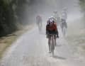 Trois professionnels Ineos autour d'Egan Bernal sont passés sans encombre et ont donc roulé en tête. Van Aert et Isaac del Toro étaient également de la partie.