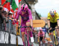 Mads Pedersen (Lidl - Trek) remporte la 13ème étape de justesse devant Wout Van Aert (Team Visma | Lease a Bike)
