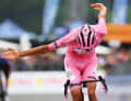 Isaac Del Toro finished the 17th stage in style. As the winner.