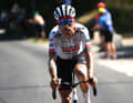 La chute au Tour de France soulève des questions sur la forme de João Almeida