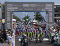 Menés par l'équipe slovène championne du monde, 165 coureurs ont pris le départ de la course. Seuls 30 d'entre eux allaient franchir la ligne d'arrivée.