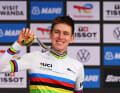 L'ancien champion du monde est aussi le nouveau : Tadej Pogacar a défendu avec succès son titre dans la course sur route à Kigali.