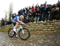 At the Geraardsbergen wall, Mathieu van der Poel pulled away decisively from his companions.