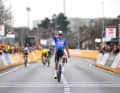 An exhausted Mathieu van der Poel (Alpecin - Premier Tech) saves a few seconds of lead at the finish. | Getty Images/ Tim de Waele