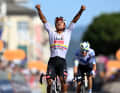 Jhonatan Narvaez (UAE-Emirates-XRG) celebrates victory on the 11th stage.