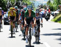 Louis Vervaeke (vorne, Soudal – Quick Step) sichert sich die Bergwertung der Rundfahrt.