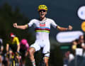 Tadej Pogacar (UAE Team Emirates – XRG) gewinnt die Etappe.