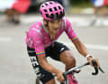 EF Education - EasyPost team's Richard Carapaz (EF Education - EasyPost) initiierte die große Spitzengruppe.