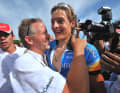 Marcus Burghardt (à droite) célèbre avec le chef d'équipe Bob Stapleton sa victoire du jour lors de la 18ème étape du Tour de France.