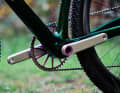 Auf Wunsch hängen am Gothic Aix Gravelbike auch schöne Tuning-Teile von Garbaruk.