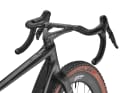 Another striking feature is the modular handlebar unit with the V-shaped stem