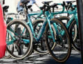 Der Hoffnungsträger der Franzosen fährt auf einem Bianchi Oltre RC in Sonderlackierung