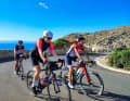 Avec un temps printanier magnifique, l'île de Majorque, dans les Baléares, devient l'eldorado du vélo de course. Et c'est précisément à cette période que le camp d'entraînement TOUR y installe son camp.