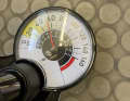 Der Manometer ist sehr gut ablesbar