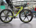 Schnell genug zum Abheben: Wir haben das Bike Ahead The Superfast Edition 15 auf der Bespoked am Dresdner Flughafen ausgecheckt.