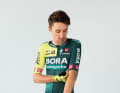 Jai Hindley shows off the new Bora-Hansgrohe jersey