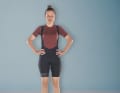 Le W Bike Bibshort Concept SQL de Löffler mise sur une fabrication locale en Autriche et sur la peau de chamois très spéciale de SQlab.