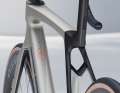 One of the benefits of the recess underneath the seat dome, the so-called "Isoflow", is to improve aerodynamics.