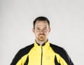 The cut of the rain jacket must anticipate the bent posture on the road bike and may sometimes be one size larger so that a warm jersey still fits underneath