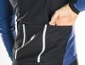 Assos Mille GT Winter Jacket Evo: the pockets on the Assos are somewhat narrower than on the Agu, which is why handling with large hands or very thick gloves is slightly worse