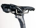 Bon confort : la tige de selle en carbone avec décalage aplanit les inégalités.