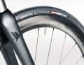 En ce qui concerne le poids total, le Pilot profite d'un cadre léger et de pièces rapportées en carbone de haute qualité. Les roues proviennent de notre propre marque OHR Cycling.