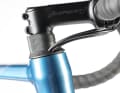 The cables are routed into the frame through two openings in the headset cap. The fork and frame can accommodate tyres up to 35 millimetres wide