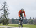 Le Merida Reacto One séduit par ses performances de vélo de course aérodynamique rapide et ses bonnes qualités polyvalentes