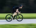 Le segment des vélos de course de compétition se divise en trois sous-catégories : Les vélos aérodynamiques, les vélos de course polyvalents et les vélos de montagne.