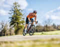Tyres up to 45 millimetres wide fit the Vitus Venon. This makes it closer to a gravel bike than a marathon bike