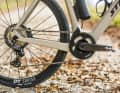 Le changement de vitesse est mécanique avec le système GRX à douze vitesses de Shimano.