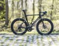 The new top model looks extremely similar to the Aeroad and also has many other features of the Aero racer