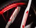 The rear light - or rather the rear lights - are also seamlessly integrated into the frame.
