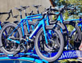 Shimano steht zwar auf den Rädern des neutralen Service. Die Rennmaschinen kommen aber von Canyon.