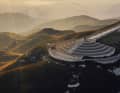 Mont Grappa : le mémorial au sommet dans une lumière mystique.