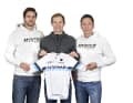 Vincent Augustin und Fabian Huber mit dem Roadcaptain des Teams, Timon Loderer (Mitte)