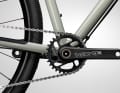 Un groupe GRX-600 de Shimano est utilisé comme pièce maîtresse de la transmission.