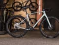 Das Cube Nuroad C:62 One kommt für 1999 Euro mit Carbonrahmen, Carbongabel und damit richtig geringem Gewicht.