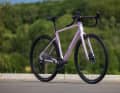 A sleek aluminium frame with a carbon fork, 1x12 GRX gears and powerful disc brakes:  an all-round excellent value package. Price: 1,299 euros.