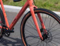 The fork is made of aluminium; the previous model had a carbon fork.