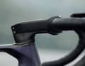 The handlebar/stem combination with integrated cable routing is also an in-house development from OC Components.