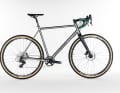 Das 9,5 Kilo leichte Titan-Gravelbike Poison Meskalin präsentiert sich als alltagstauglicher Sportler.