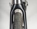 Tyre clearance is limited to 42 mm. This emphasises its sporty approach.