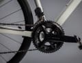 À exactement 2 000 euros, c'est sans doute l'offre la plus abordable du marché pour un vélo à transmission électronique.
